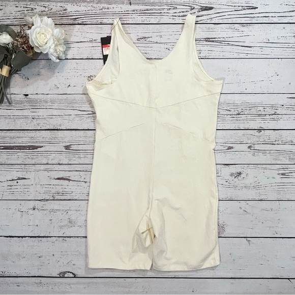 Nike icon clash jumpsuit romper NWT coconut milk - Picture 6 of 6